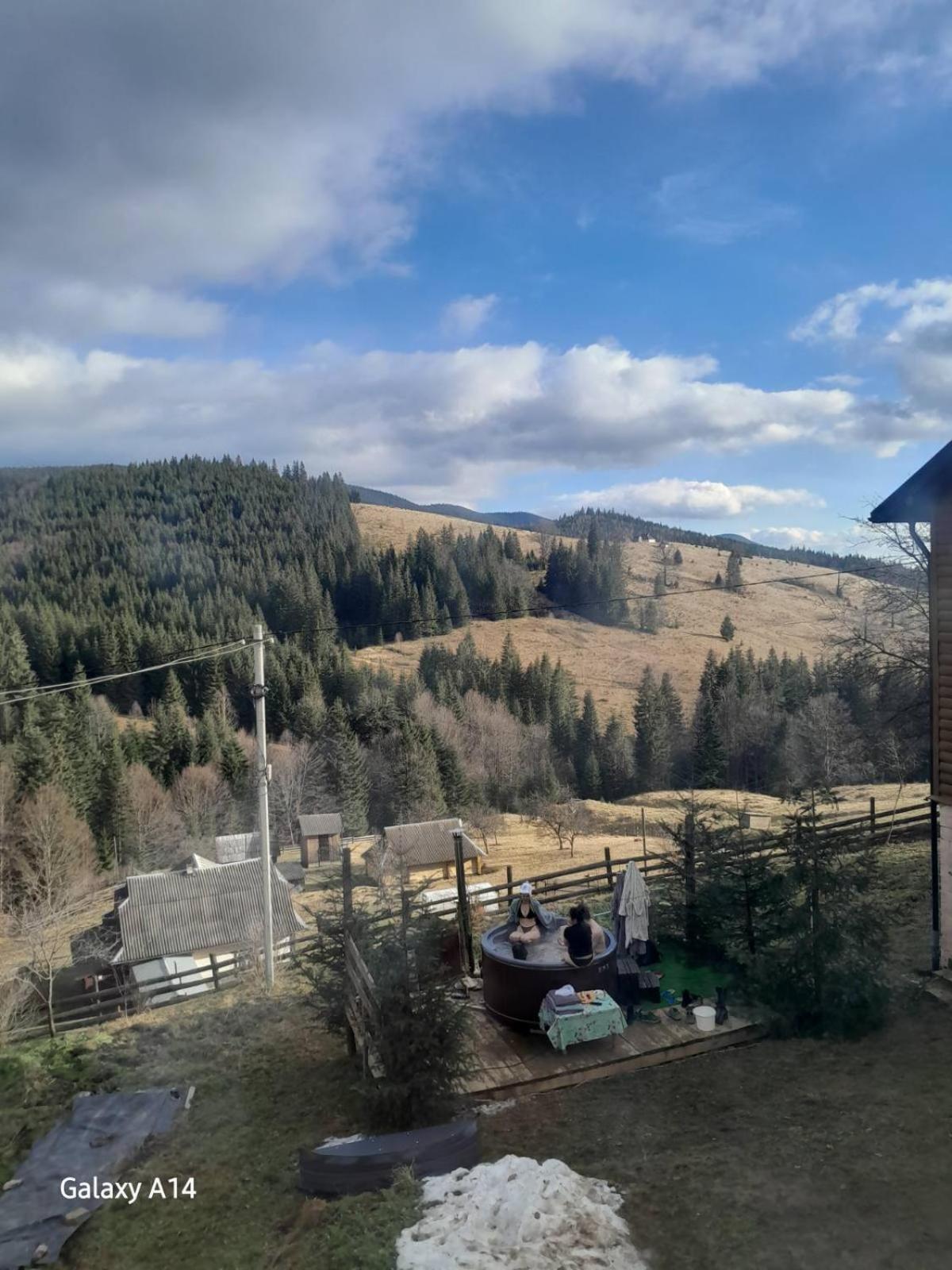 Затишні Карпати)) Lejlighed Verkhovyna Eksteriør billede