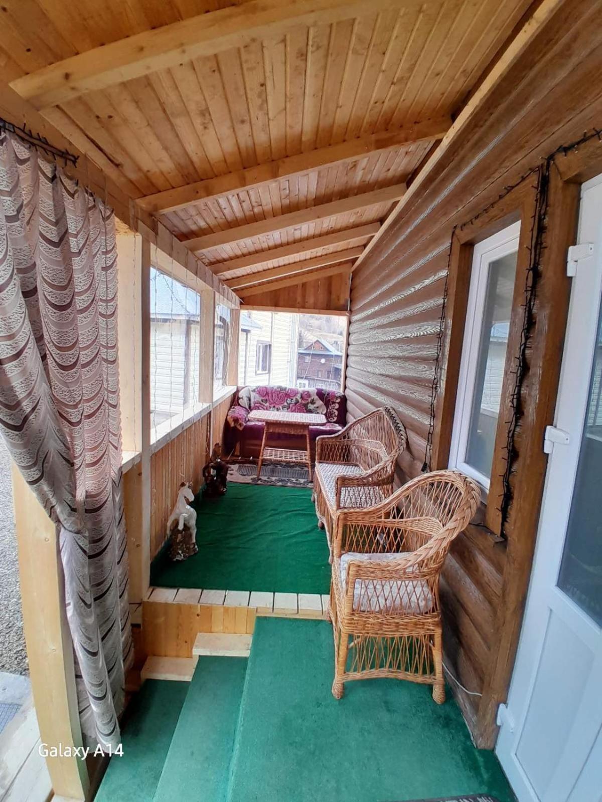Затишні Карпати)) Lejlighed Verkhovyna Eksteriør billede